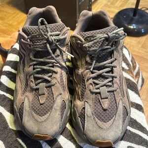 Men's Stylish grey n brown Yeezy